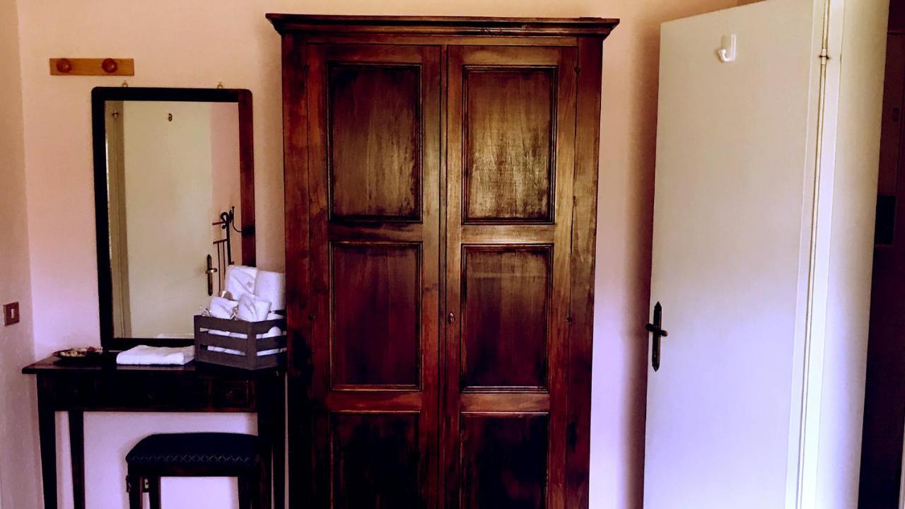 Bed and Breakfast Pian d'Isola Costacciaro Esterno foto
