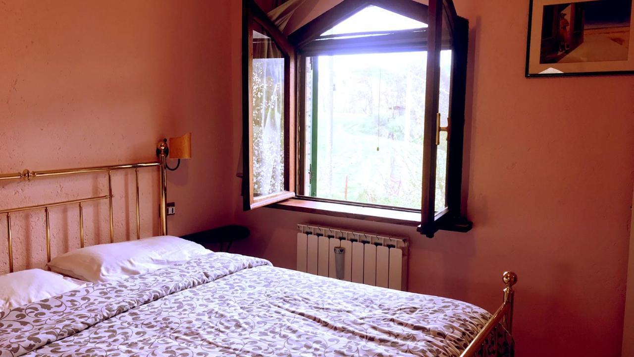 Bed and Breakfast Pian d'Isola Costacciaro Esterno foto