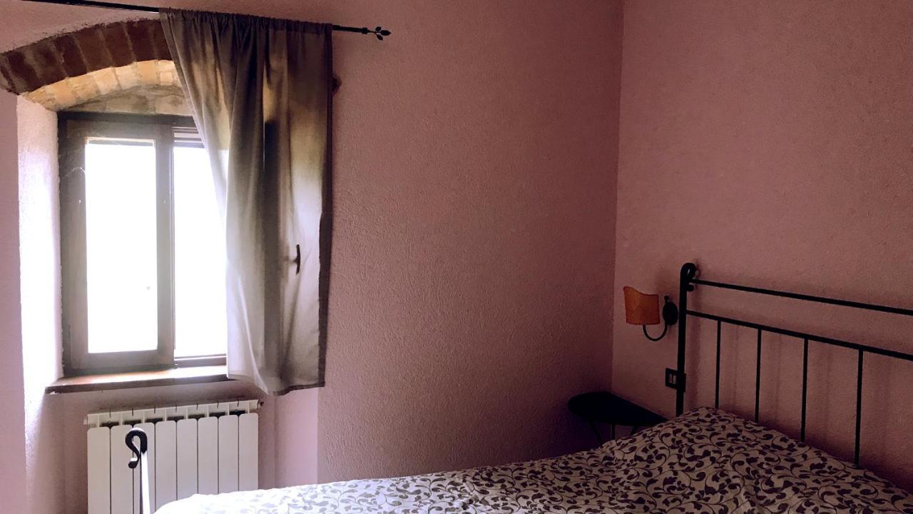 Bed and Breakfast Pian d'Isola Costacciaro Esterno foto