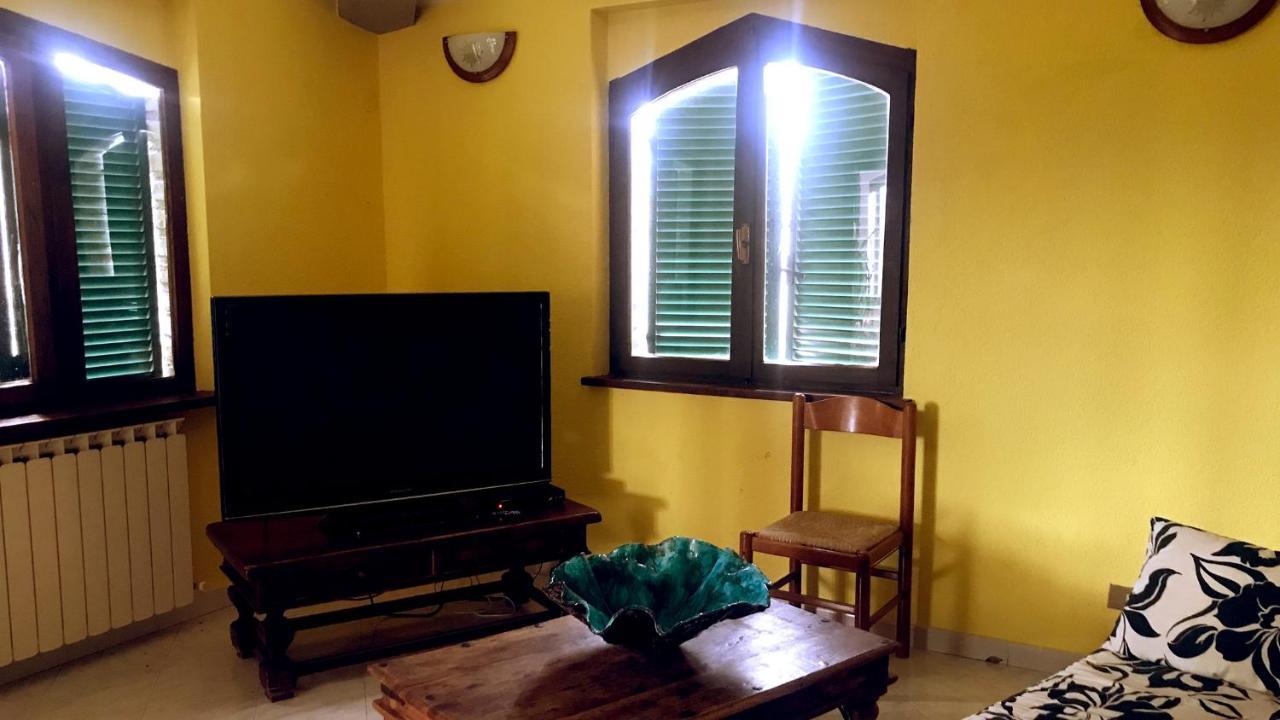 Bed and Breakfast Pian d'Isola Costacciaro Esterno foto