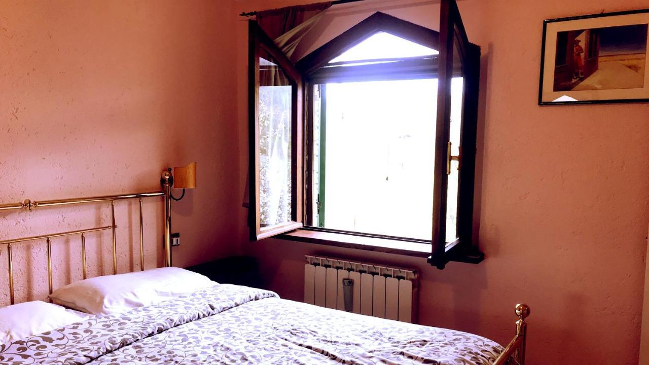 Bed and Breakfast Pian d'Isola Costacciaro Esterno foto